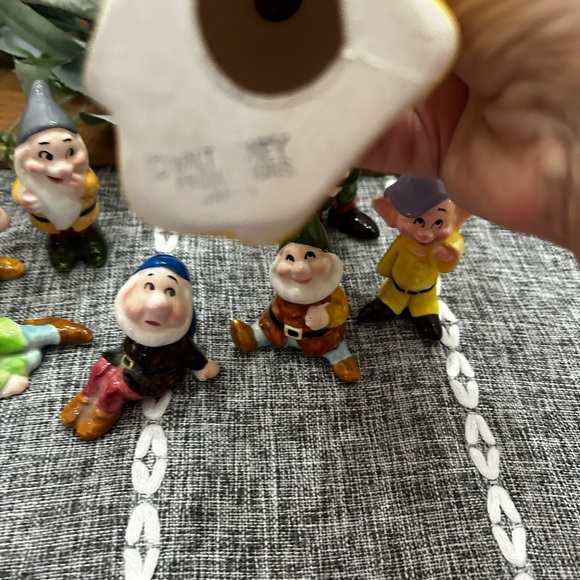 Vintage Walt Disney Productions Snow White & 7 Dwarfs - Picture 3 of 3